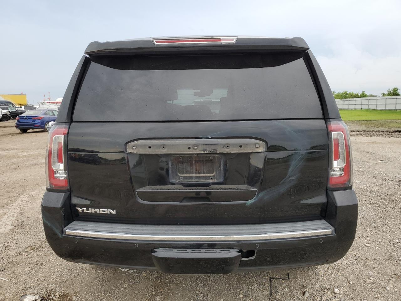 1GKS2CKJ3JR298944 2018 GMC Yukon Denali