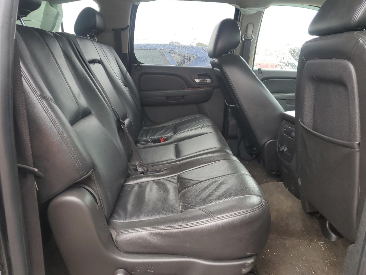 1GNUKJE35AR115699 2010 Chevrolet Suburban K1500 Lt