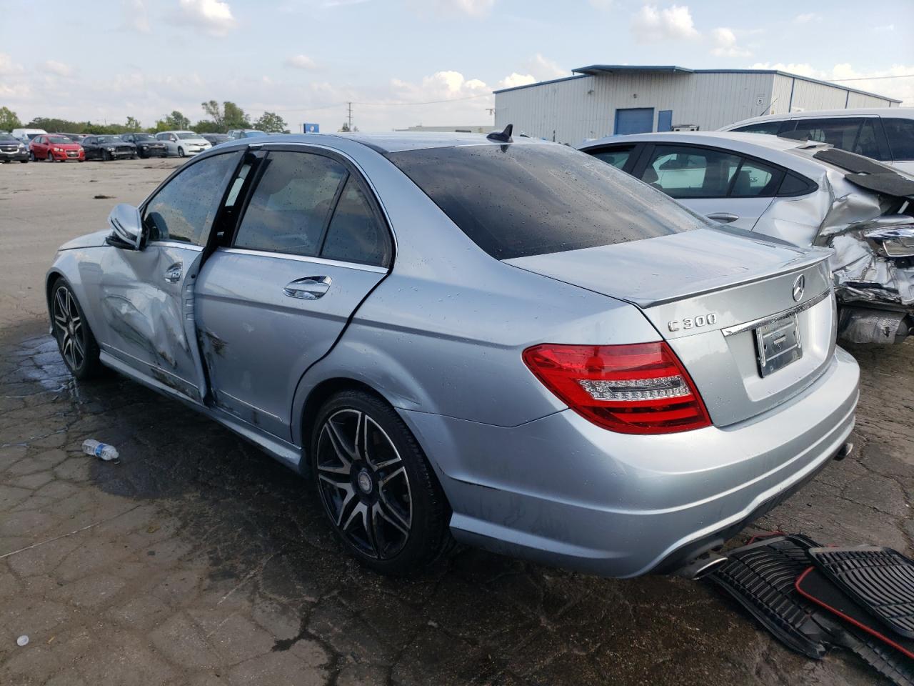 VIN WDDGF8AB0DR243570 2013 MERCEDES-BENZ C-CLASS no.2