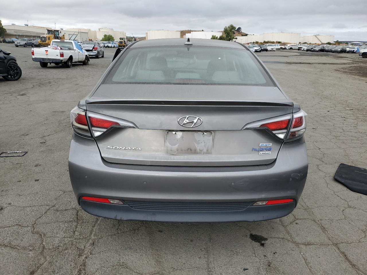 2017 Hyundai Sonata Plug-In Hybrid VIN: KMHE54L28HA063330 Lot: 71465254