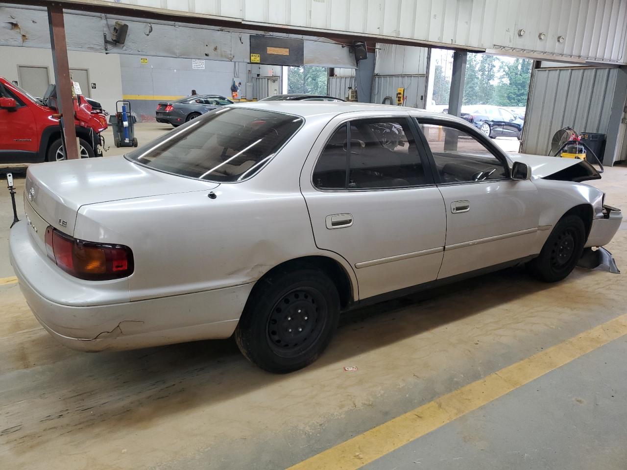 1995 Toyota Camry Le VIN: 4T1SK12E9SU875103 Lot: 72509154