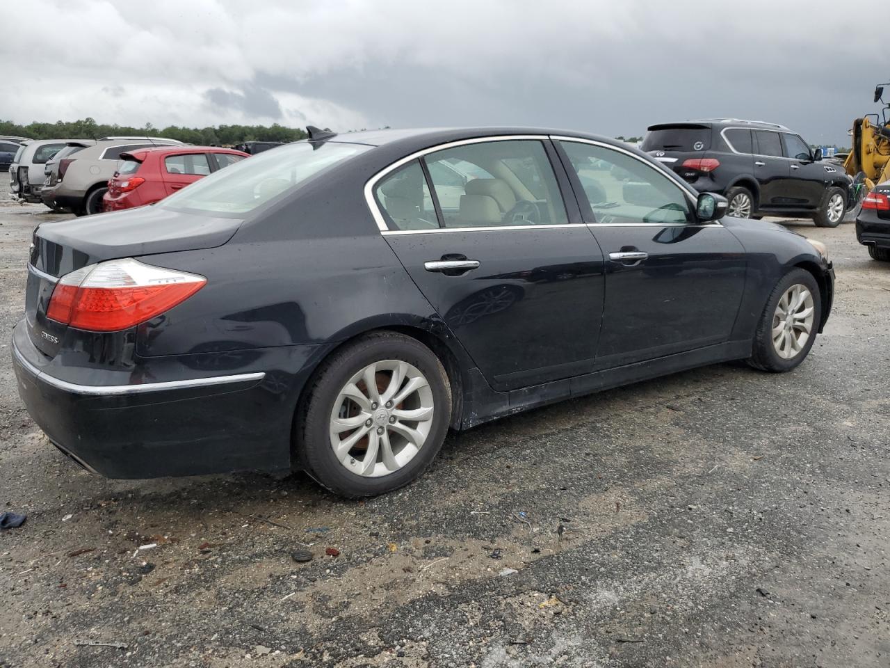 VIN KMHGC4DD5DU227477 2013 HYUNDAI GENESIS no.3