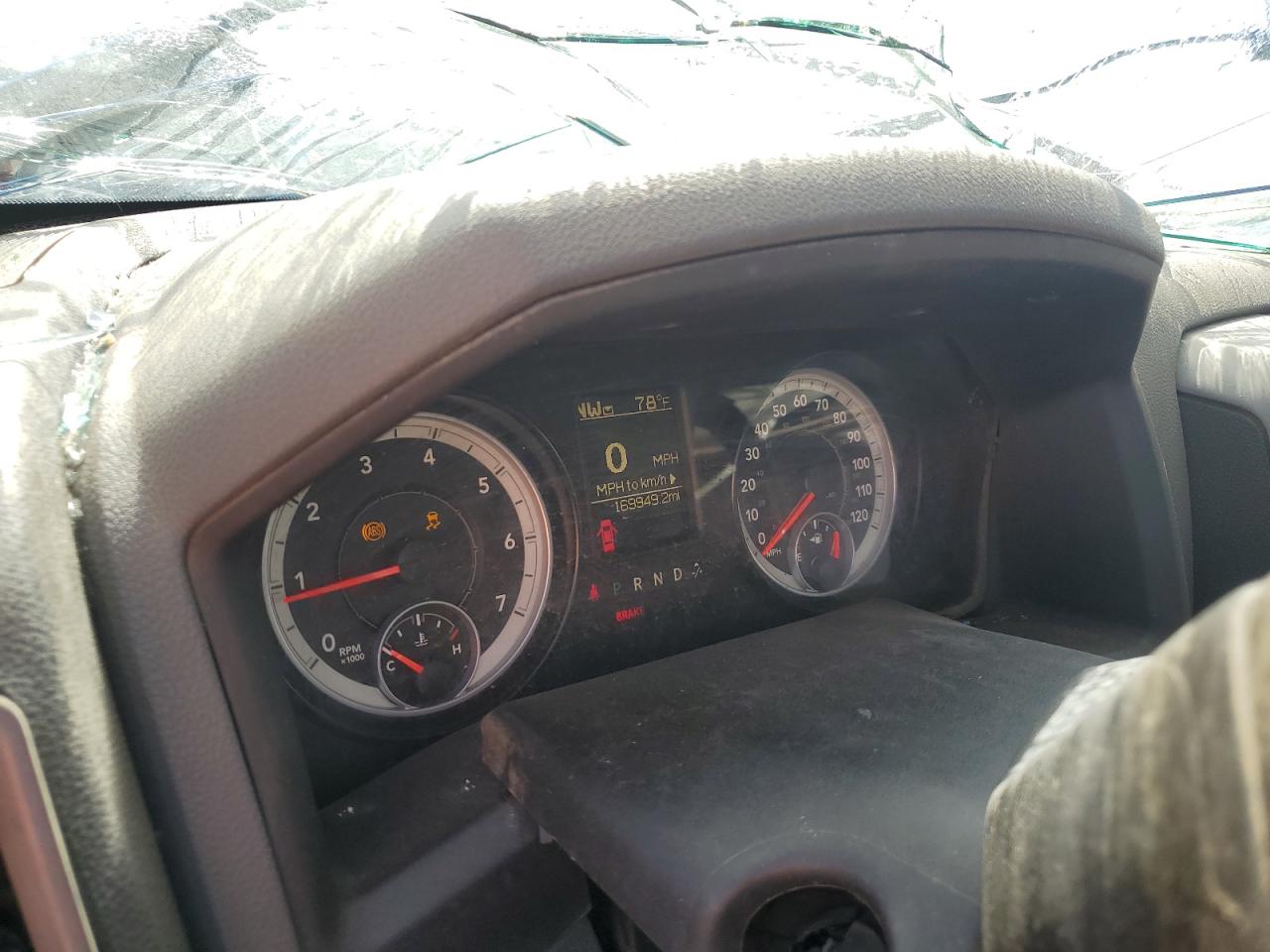 2014 RAM 1500 - Image 9
