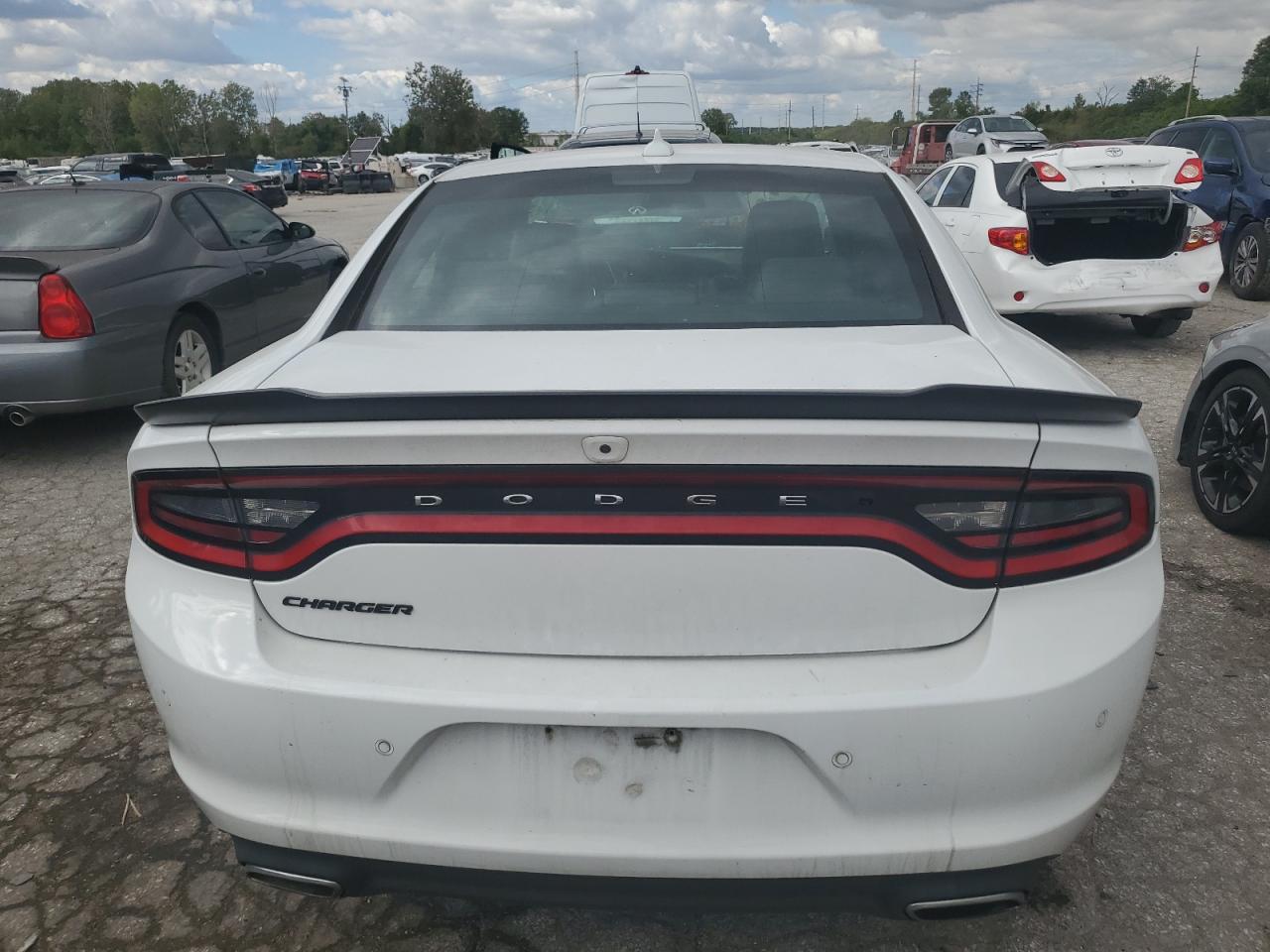 2C3CDXJG9HH599501 2017 Dodge Charger Sxt