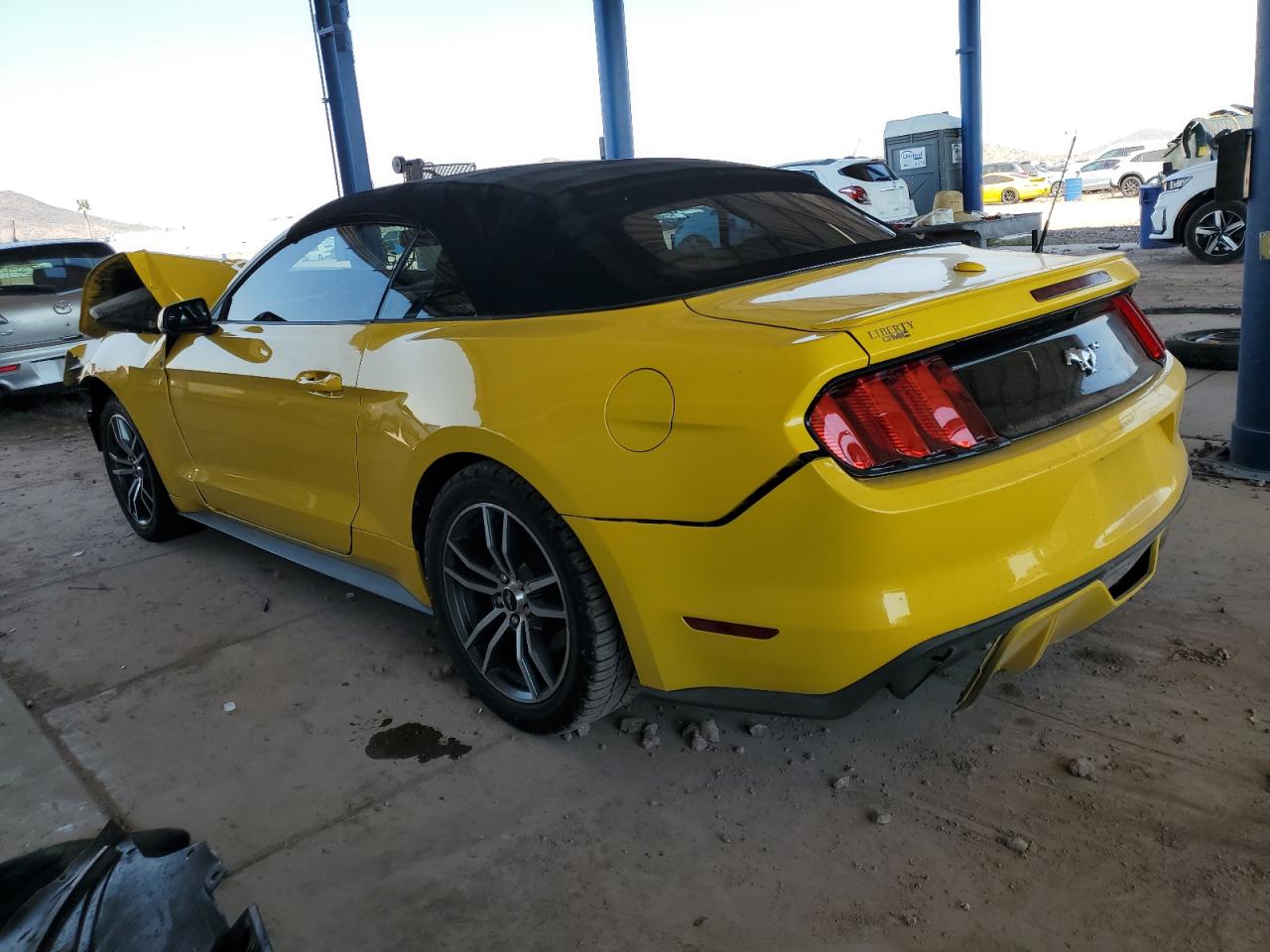 1FATP8UH1G5231905 2016 FORD MUSTANG - Image 2