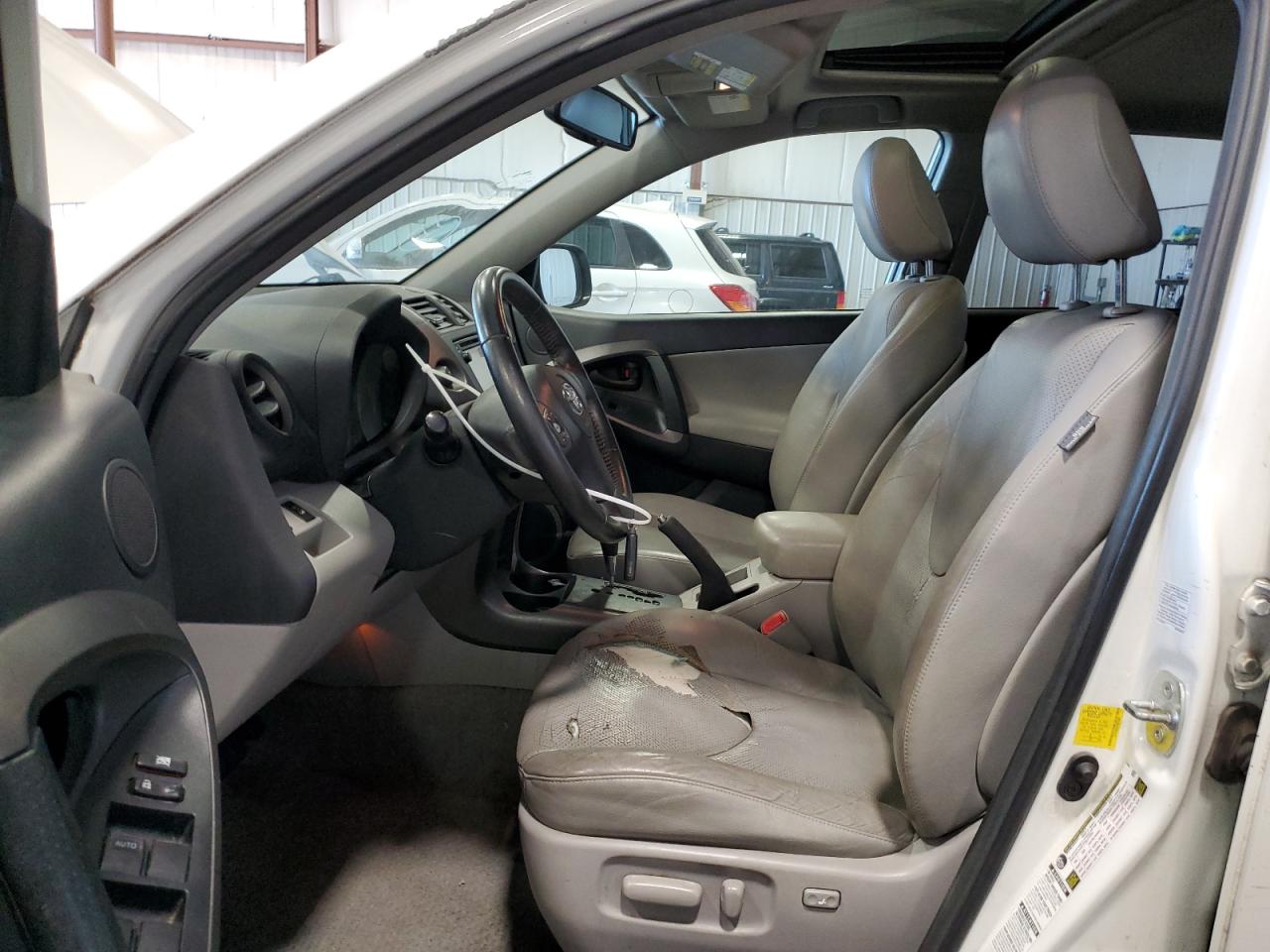 2012 Toyota RAV 4 - Image 7