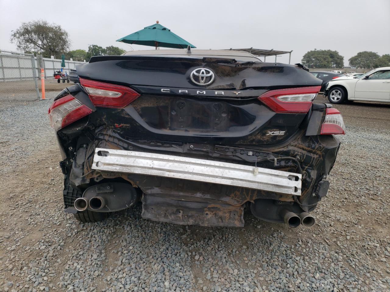 4T1BZ1HKXJU016075 2018 Toyota Camry Xse