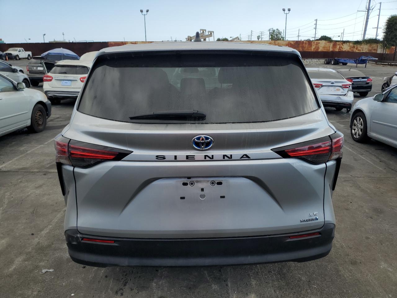 2022 Toyota Sienna Le VIN: 5TDKRKEC1NS105826 Lot: 72558664