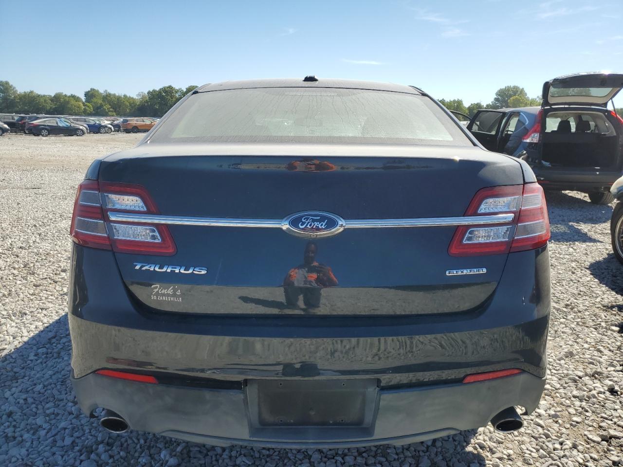 1FAHP2D82FG133522 2015 Ford Taurus Se