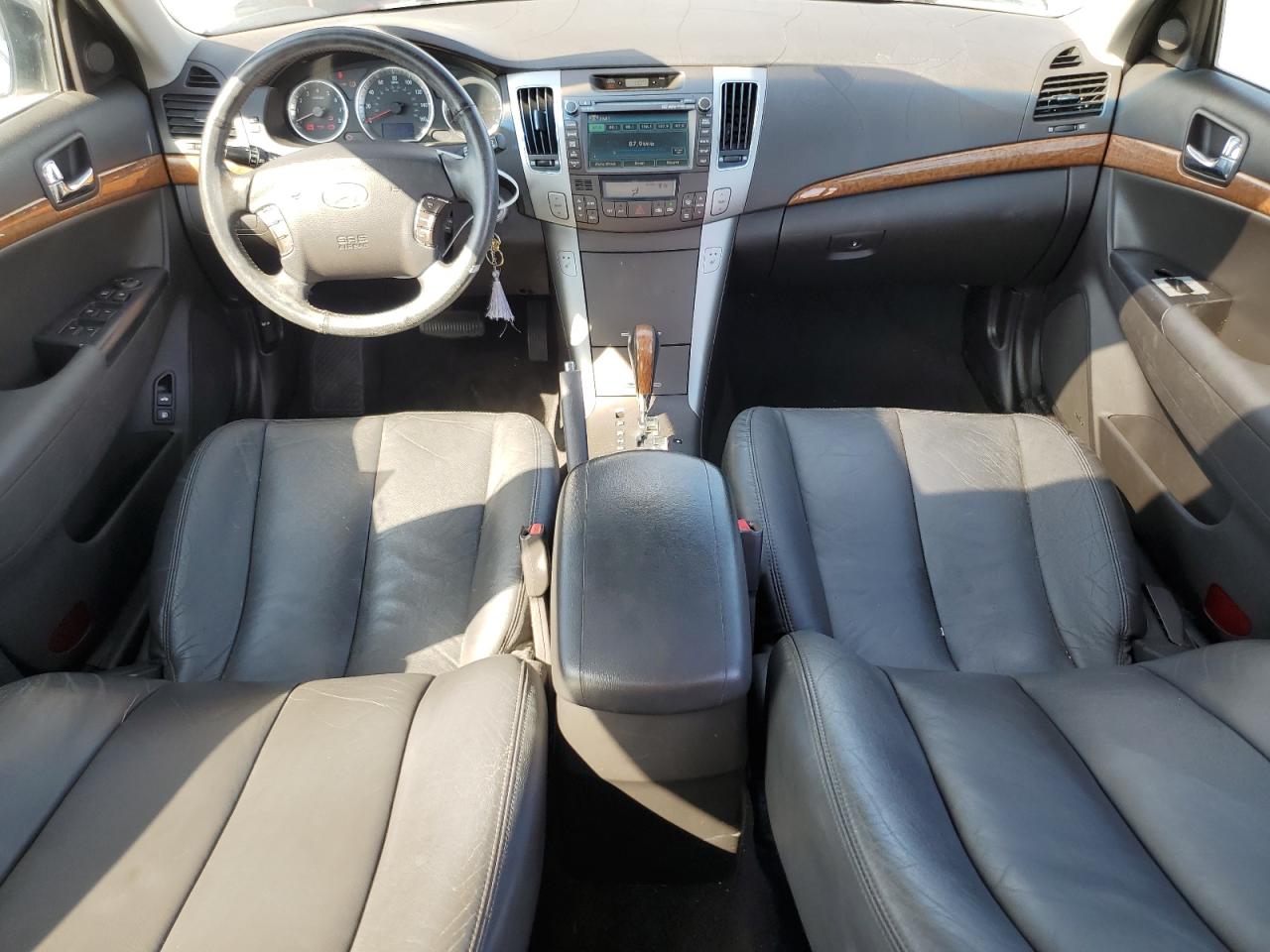 2009 Hyundai Sonata - Image 8