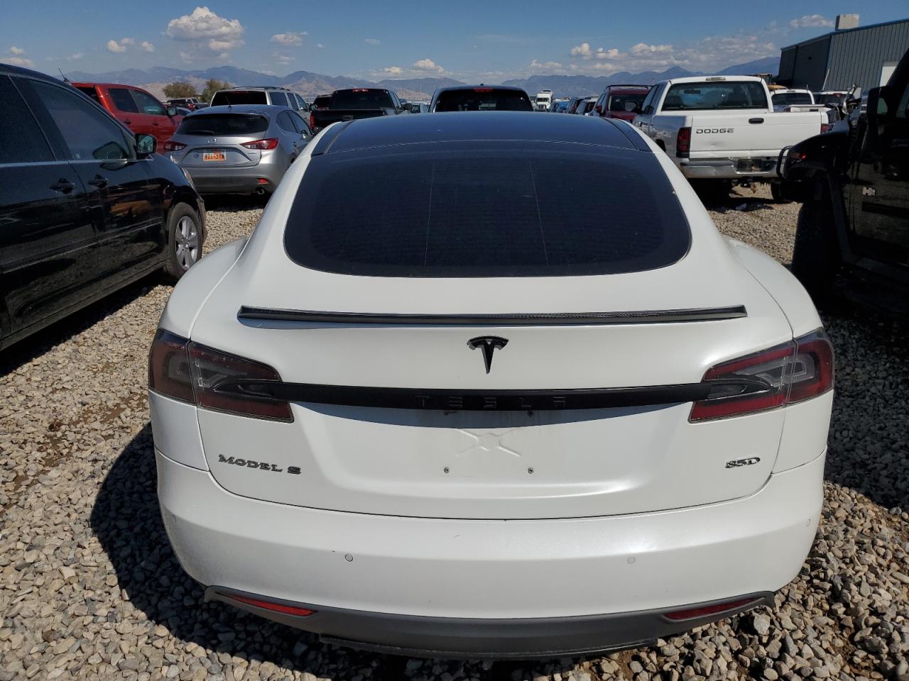 2015 Tesla Model S VIN: 5YJSA1E22FF108023 Lot: 70691404