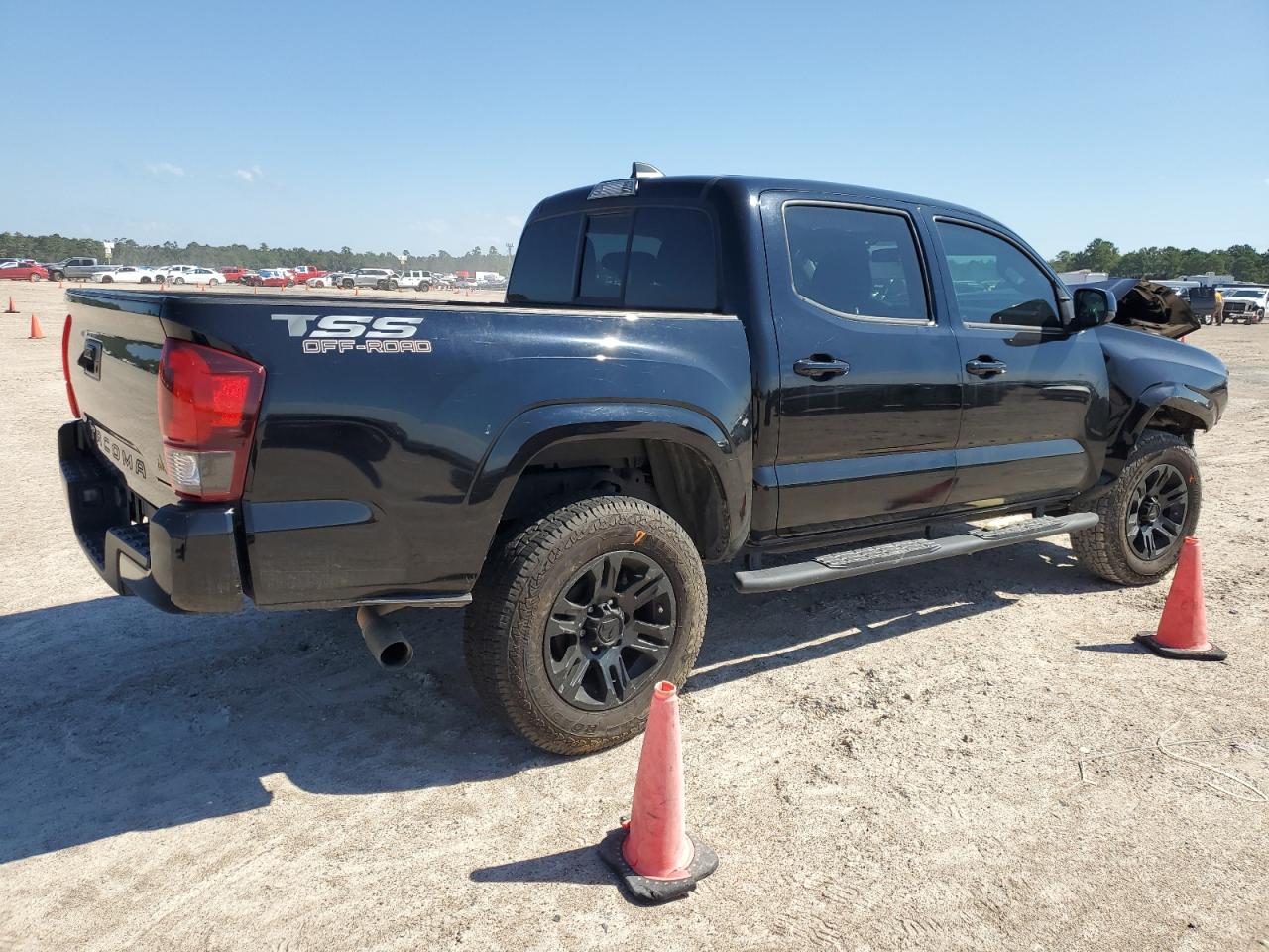 2020 Toyota Tacoma - Image 3