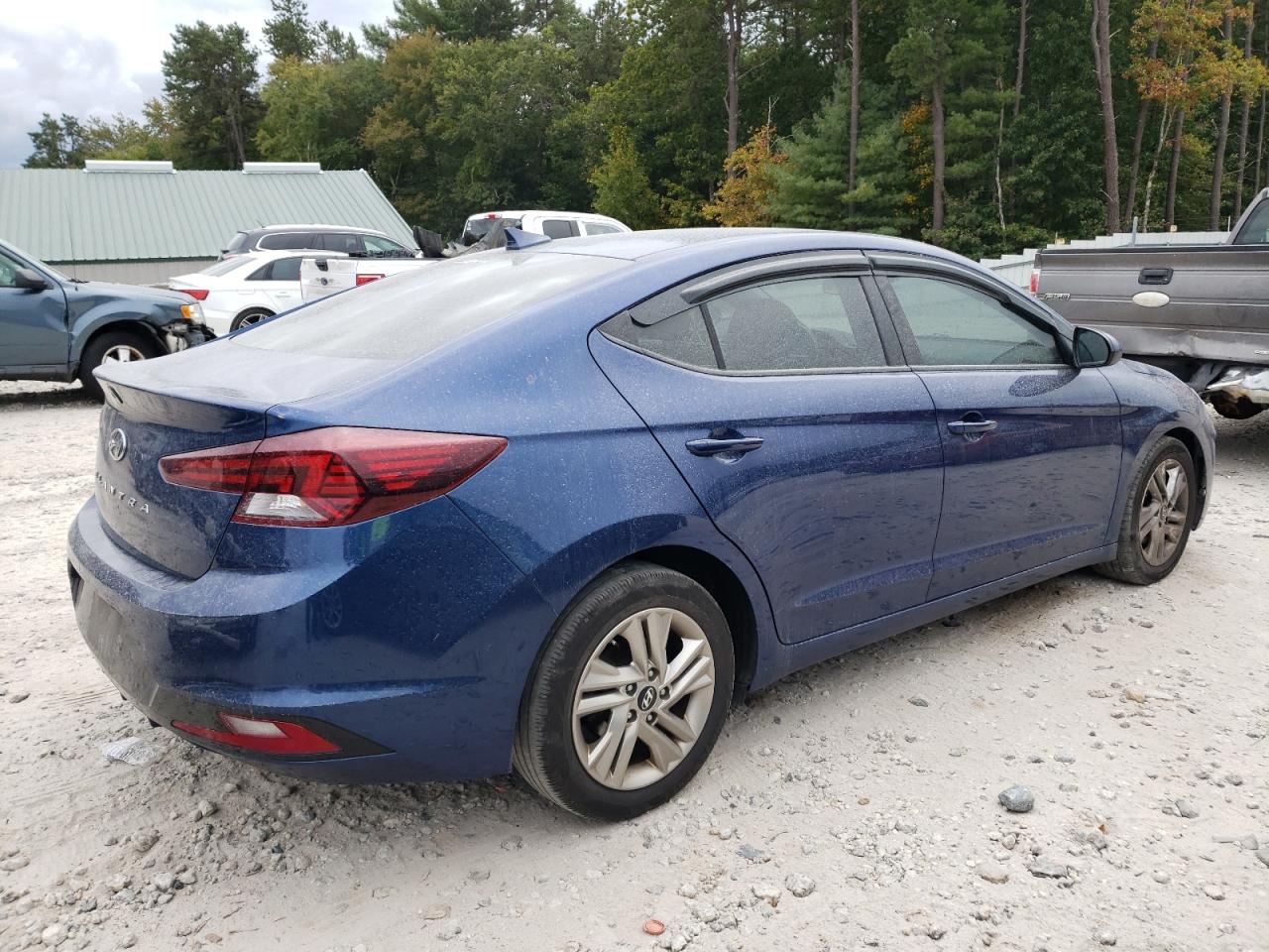 2019 Hyundai Elantra - Image 3
