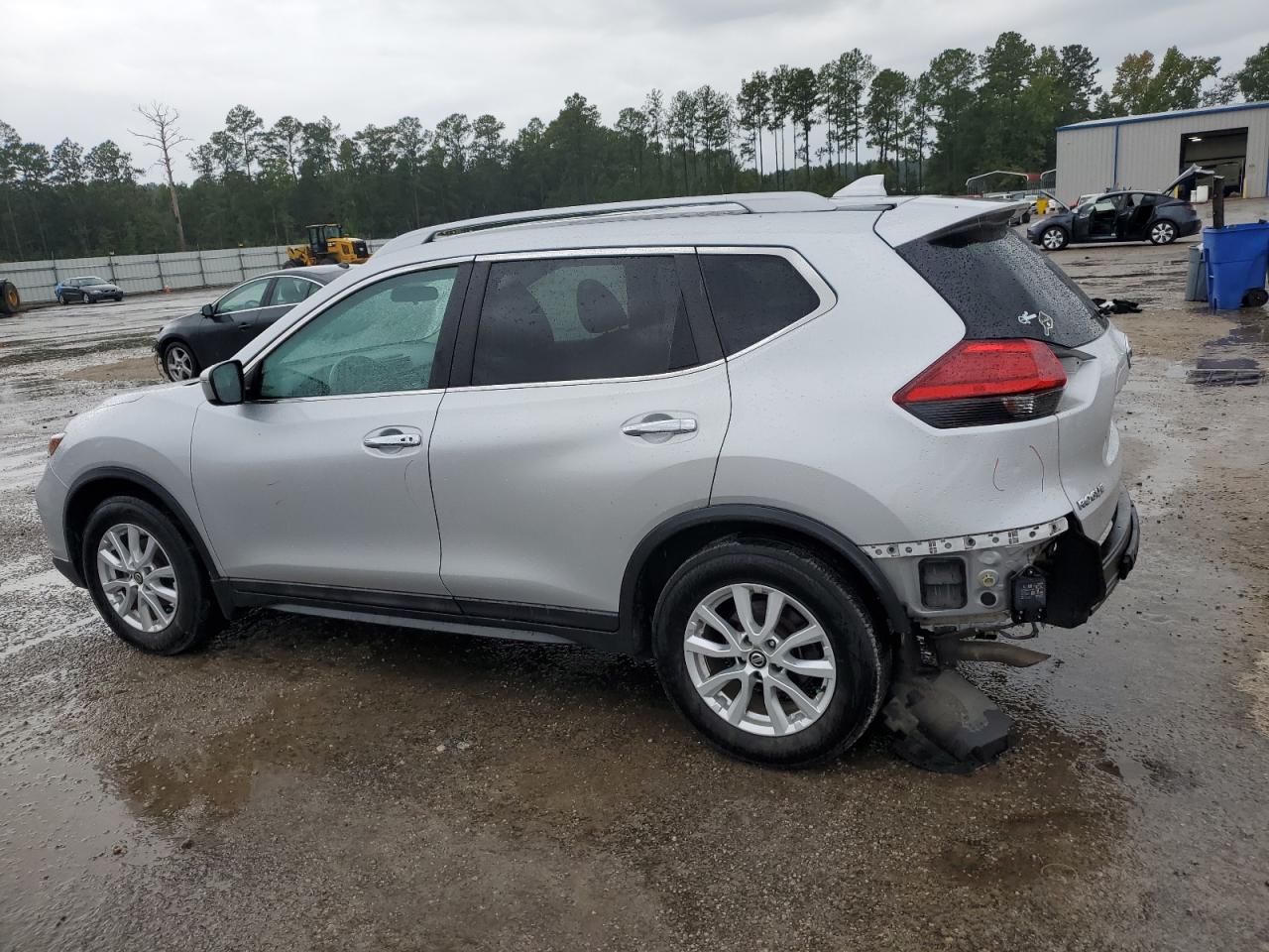 5N1AT2MT0HC785380 2017 NISSAN ROGUE - Image 2