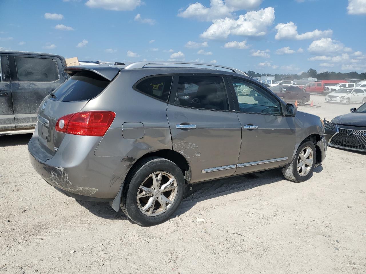 2011 Nissan Rogue - Image 3