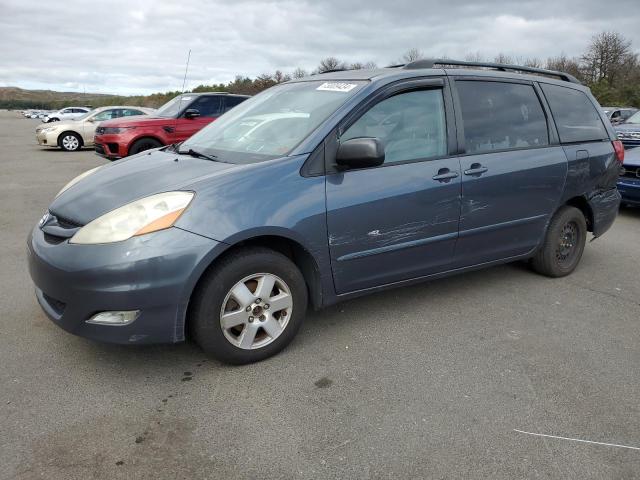 2007 Toyota Sienna Ce zu verkaufen in Brookhaven, NY - Side