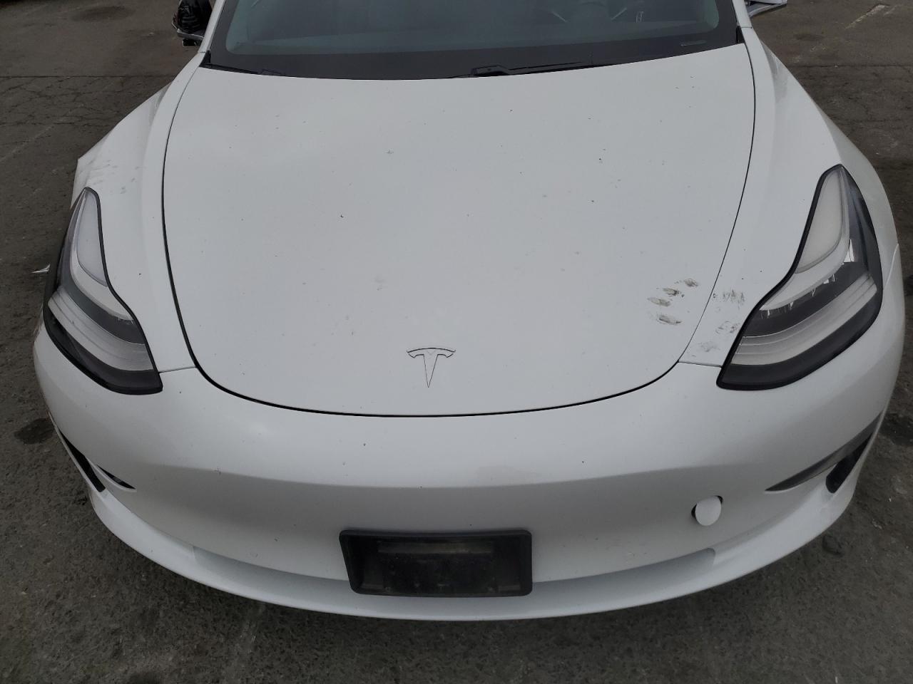 5YJ3E1EBXJF179052 2018 Tesla Model 3