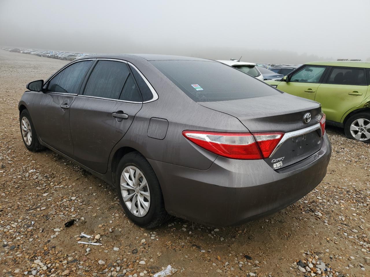 4T1BF1FK2FU920067 2015 TOYOTA CAMRY - Image 2