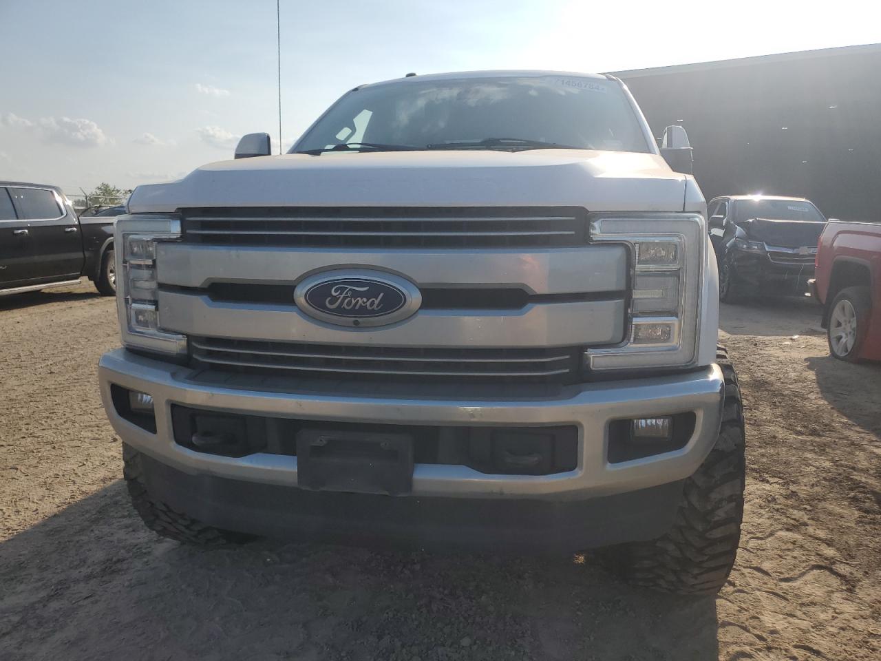 2017 Ford F250 - Image 5