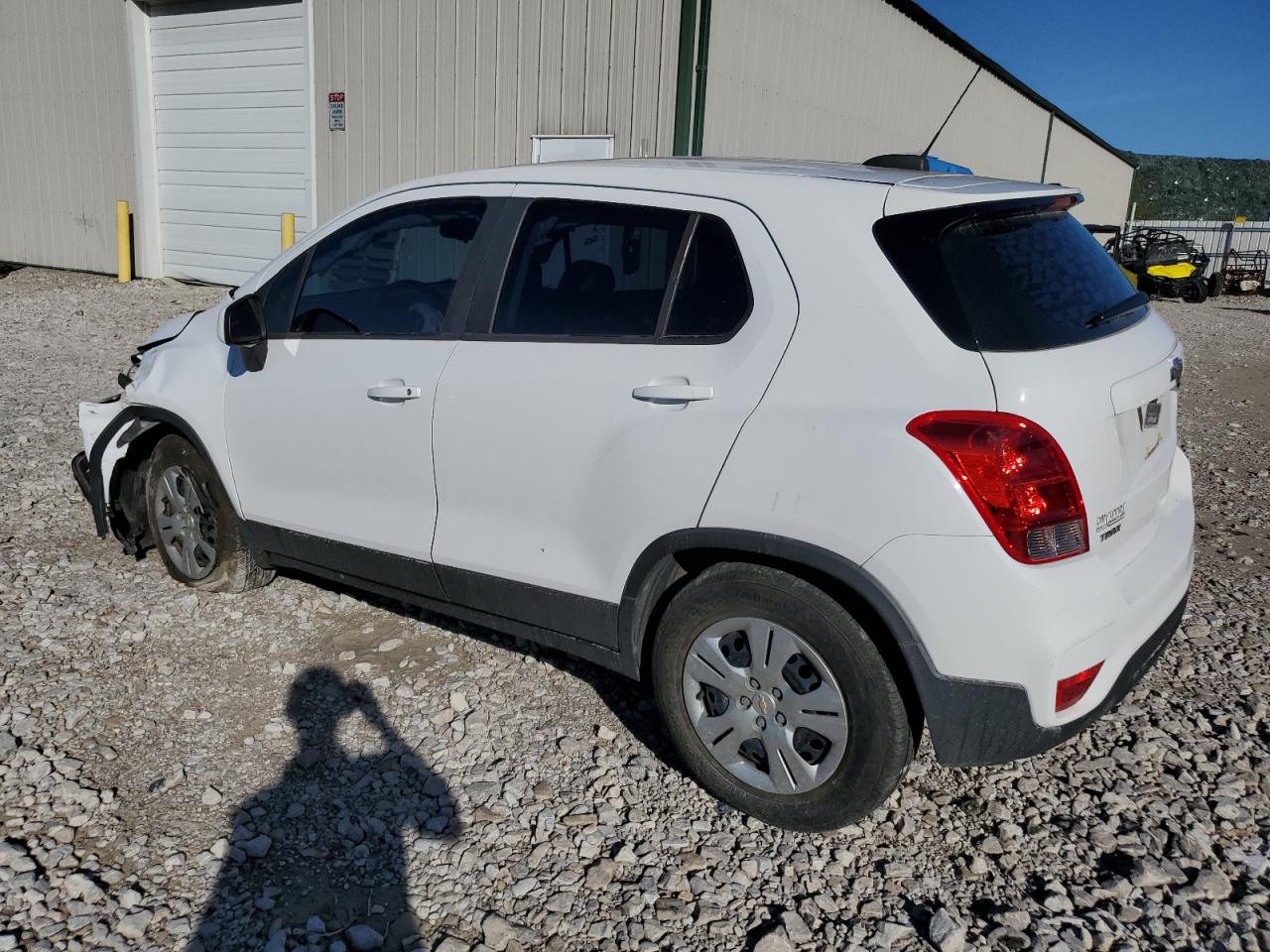 VIN 3GNCJKSBXJL361235 2018 CHEVROLET TRAX no.2