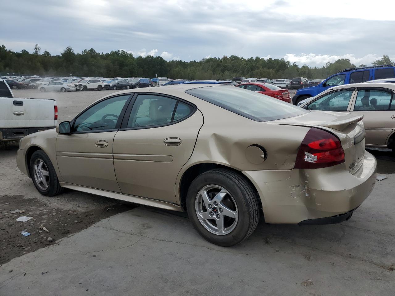 2004 Pontiac Grand Prix - Image 2