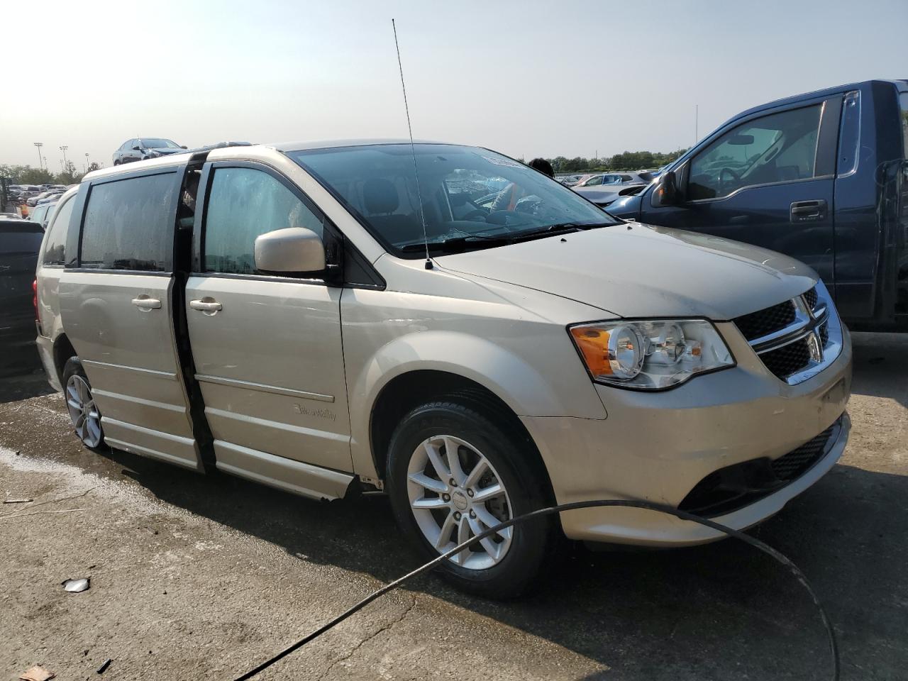 2013 Dodge Grand Caravan Sxt VIN: 2C4RDGCG7DR661565 Lot: 70749044