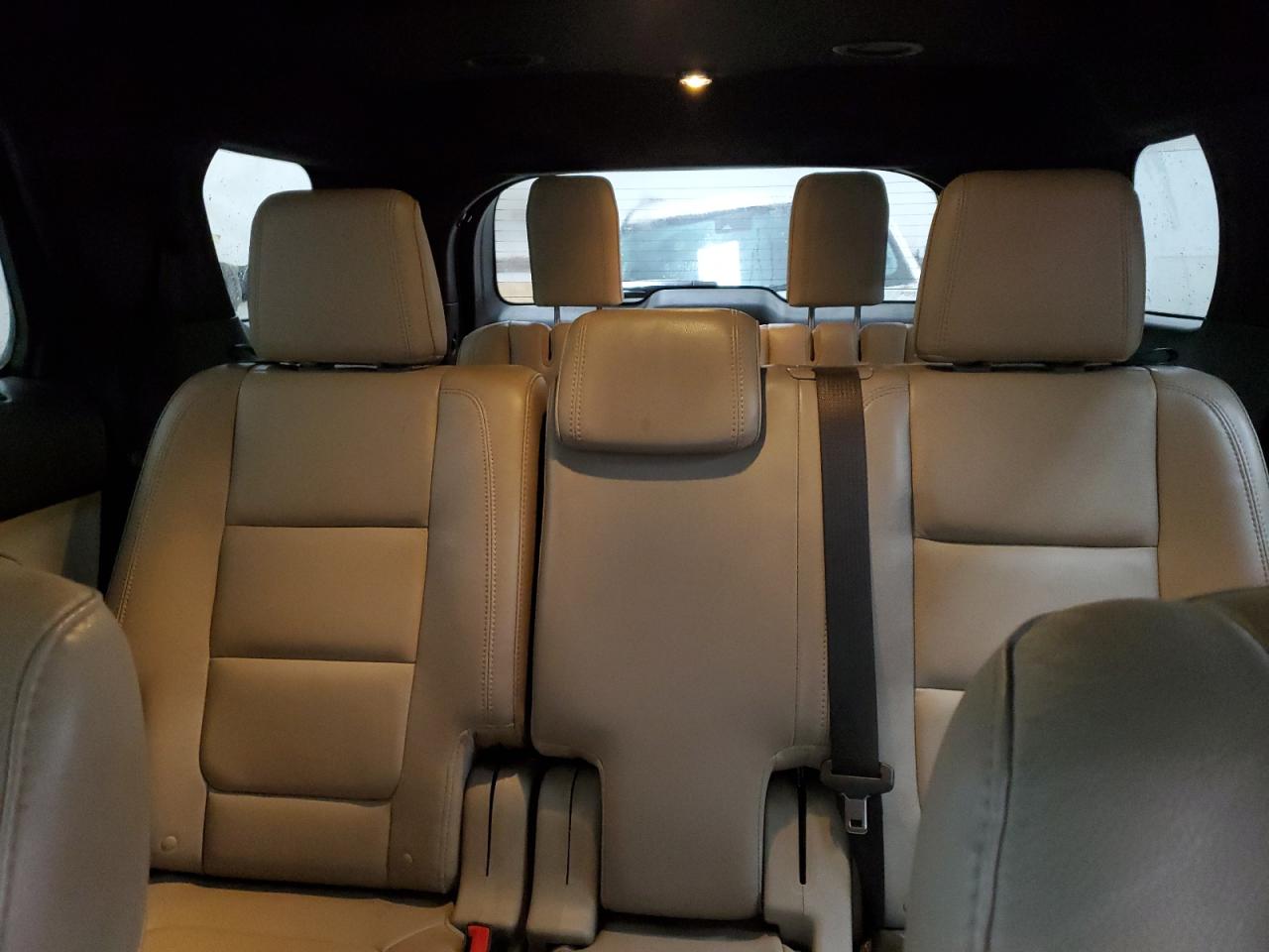 2015 Ford Explorer - Image 10