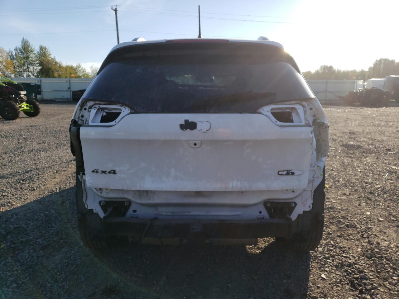 1C4PJMCS5HW600795 2017 Jeep Cherokee Latitude