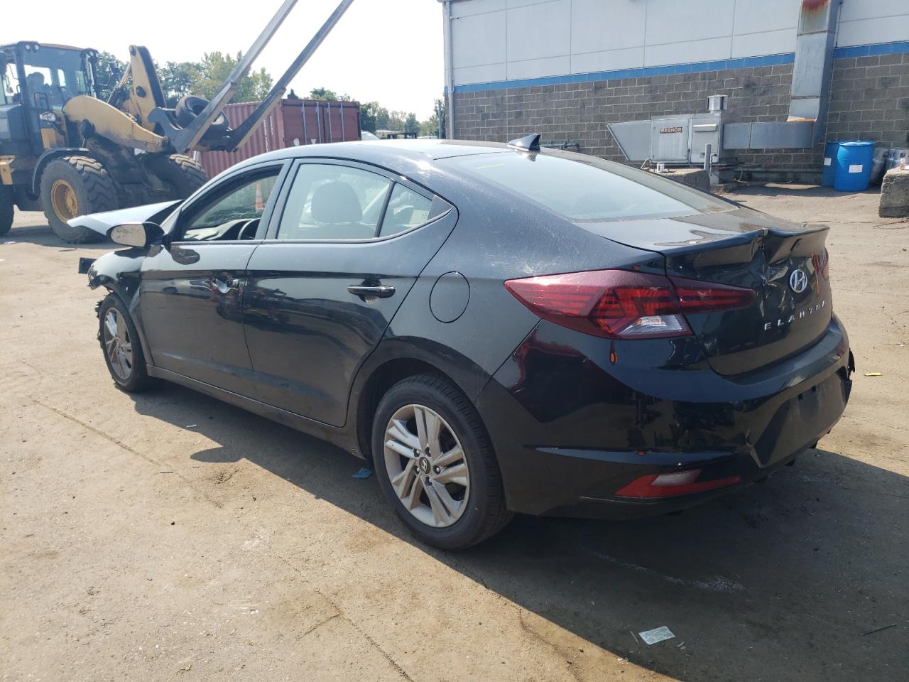 5NPD84LF5KH461198 2019 HYUNDAI ELANTRA - Image 2