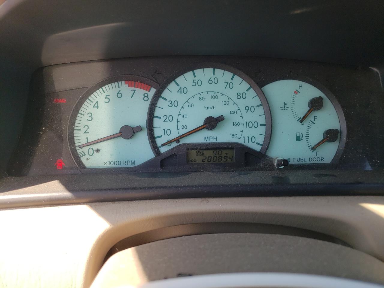 2004 Toyota Corolla - Image 9