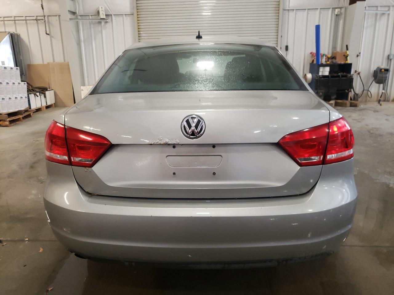 1VWAH7A31CC018067 2012 Volkswagen Passat S