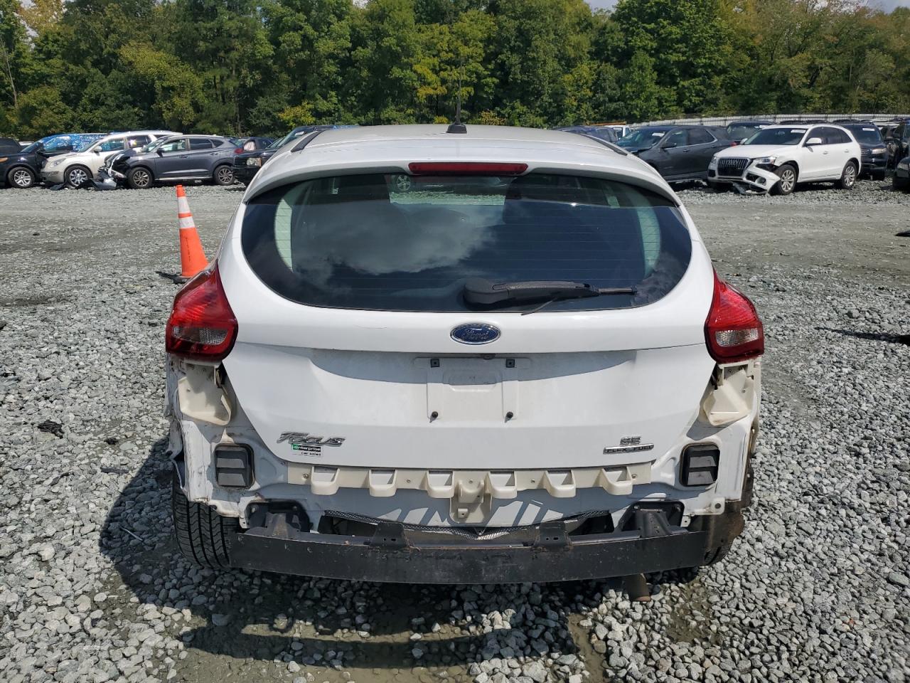 1FADP3K2XFL364288 2015 Ford Focus Se