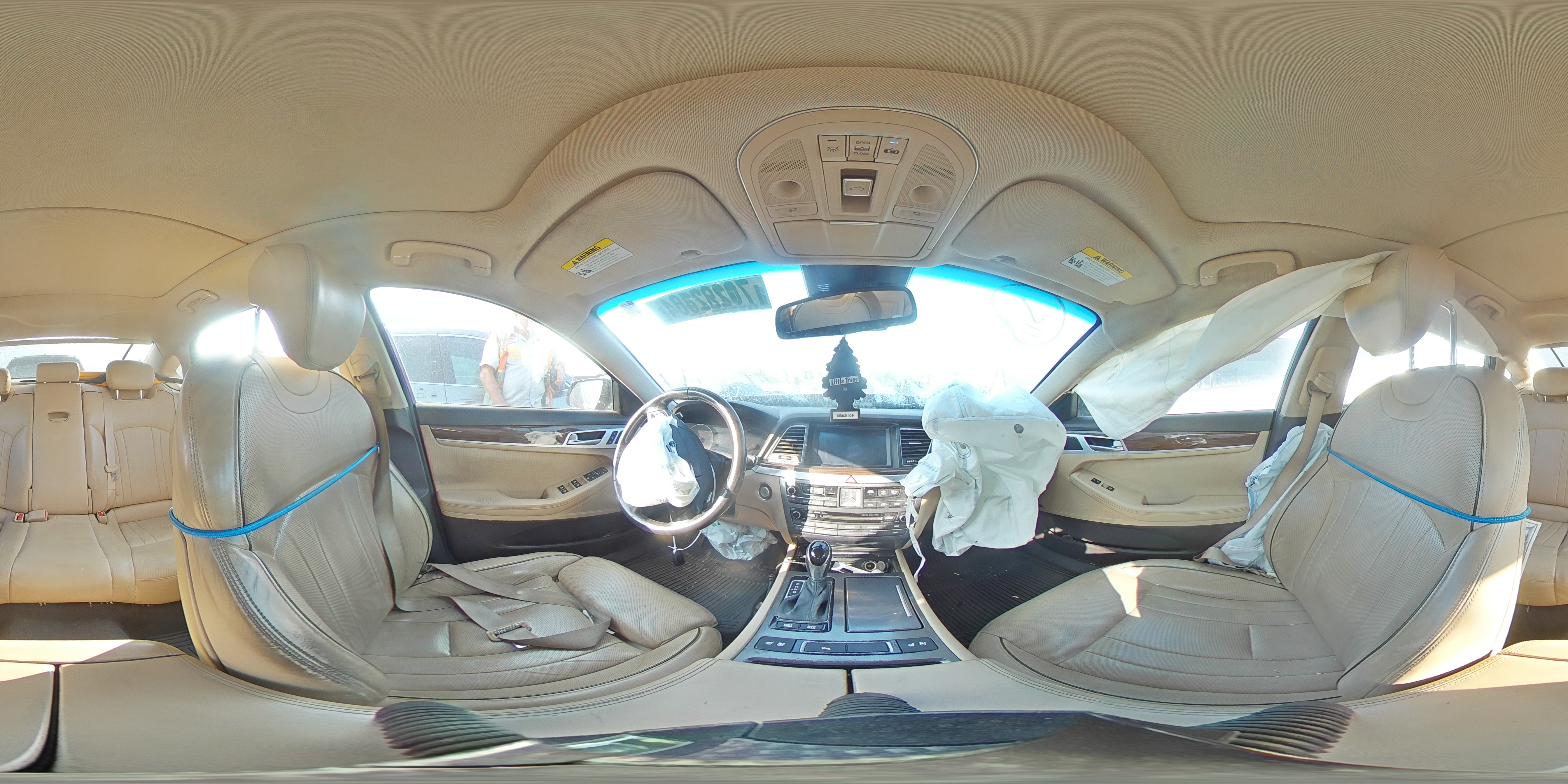 2015 Hyundai Genesis 3.8L VIN: KMHGN4JE7FU065197 Lot: 71157304