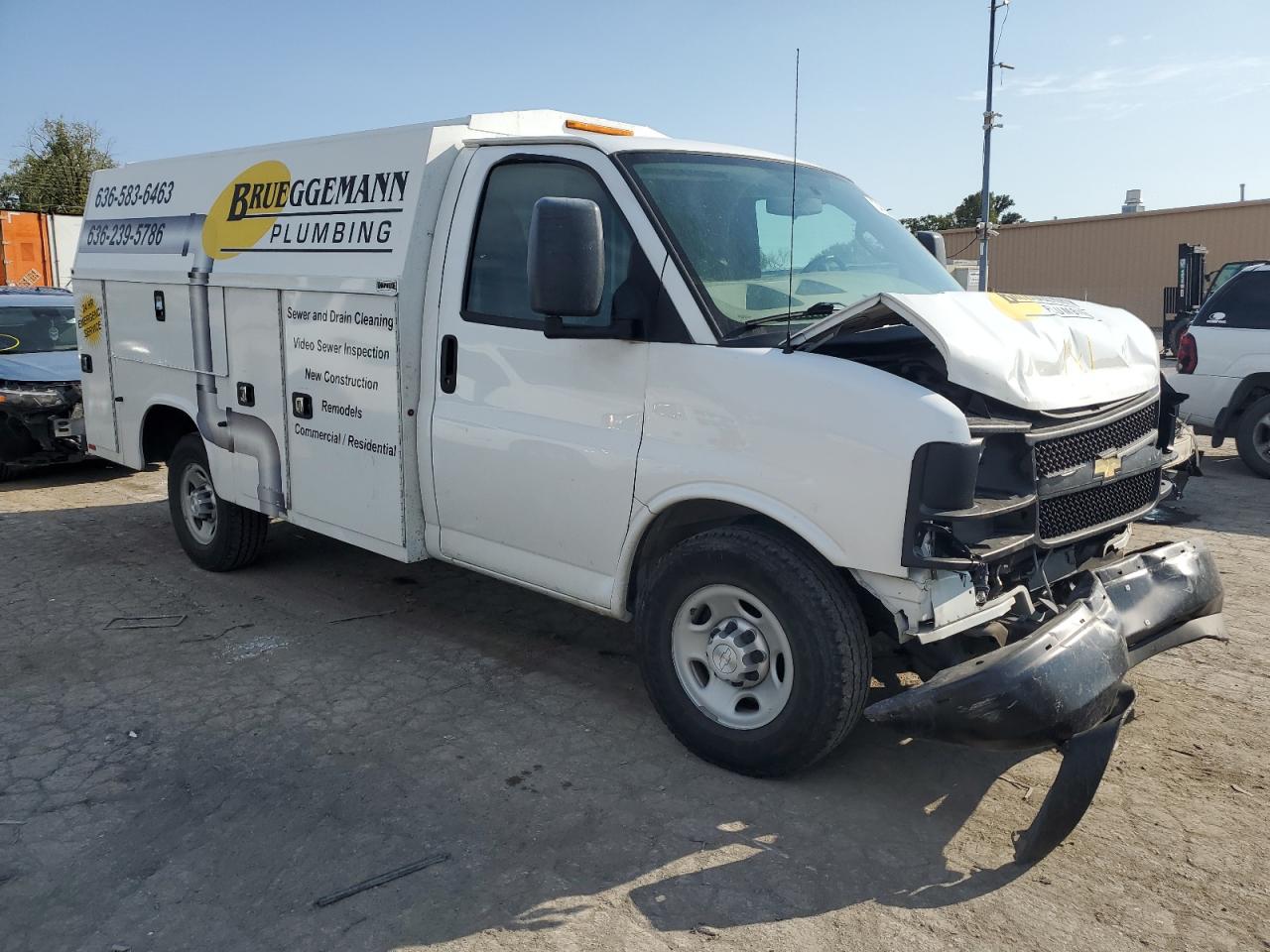 2017 Chevrolet Express - Image 4