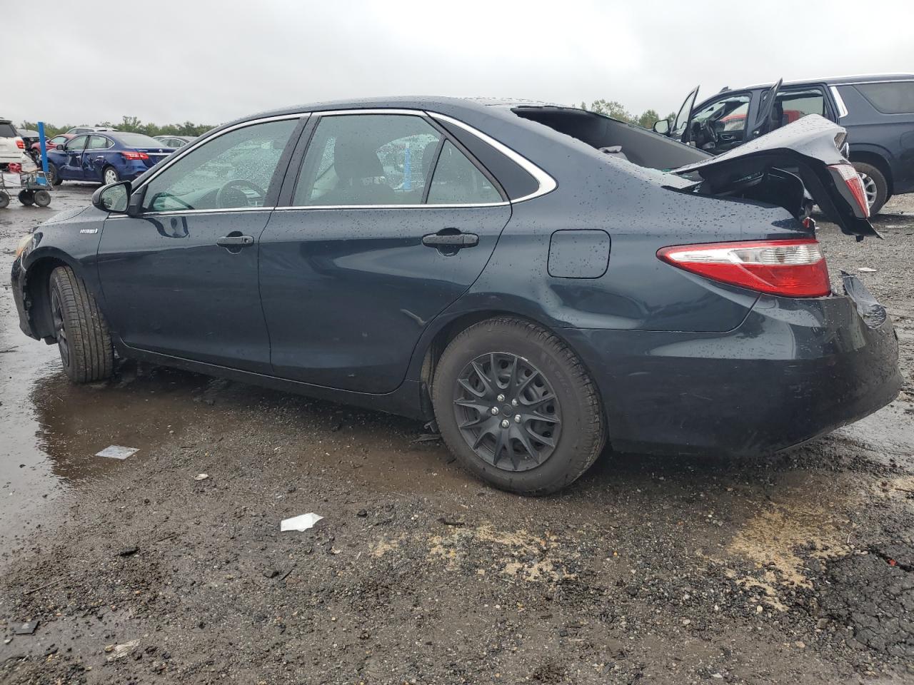 4T1BD1FK7HU214639 2017 TOYOTA CAMRY - Image 2