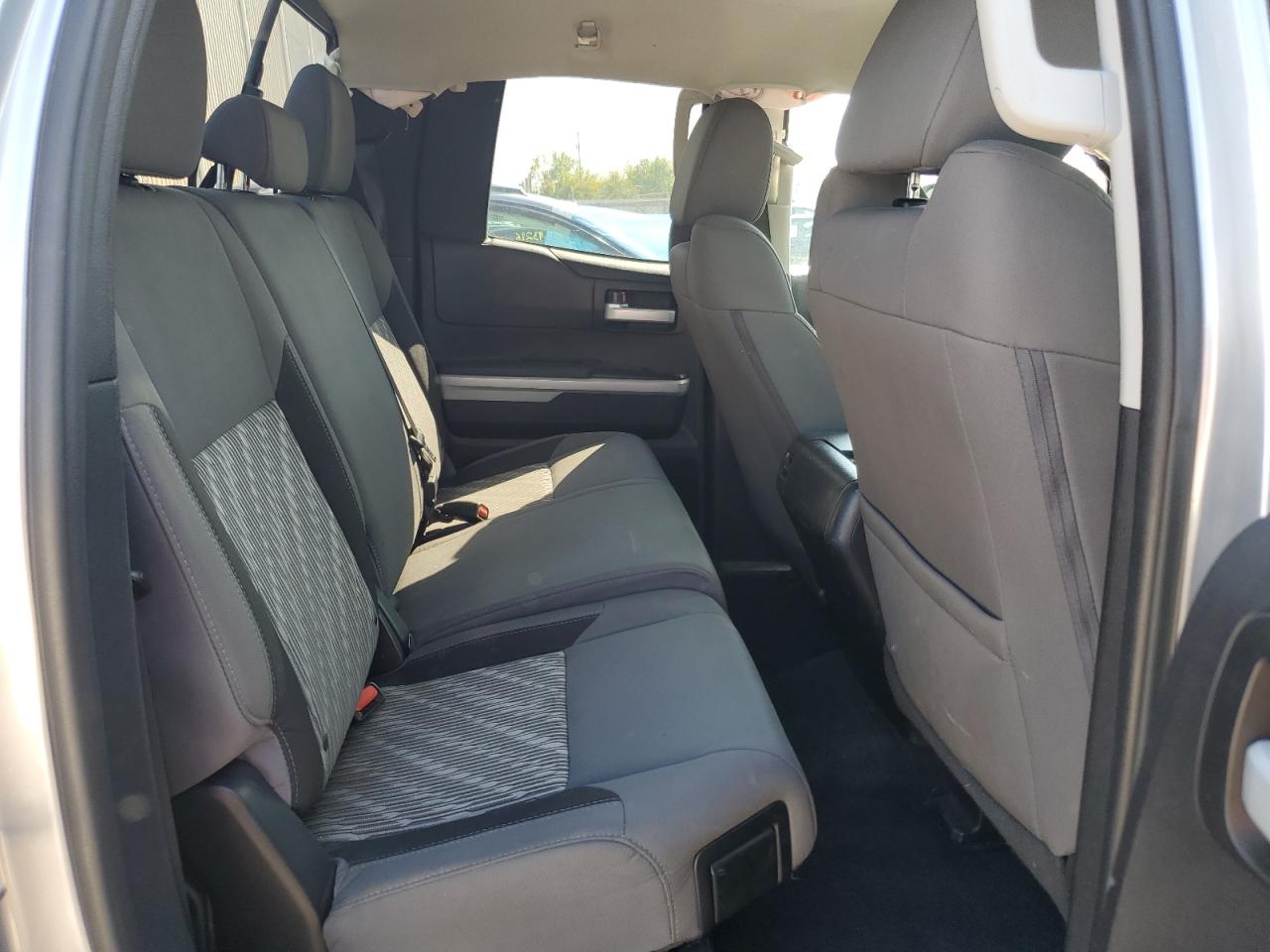 2018 Toyota Tundra - Image 10