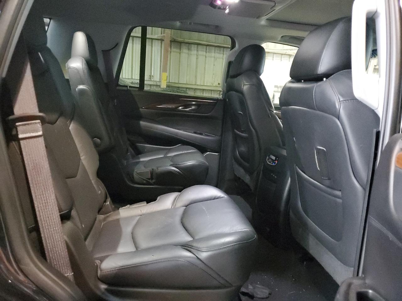 1GYS3BKJ9HR212933 2017 Cadillac Escalade Luxury