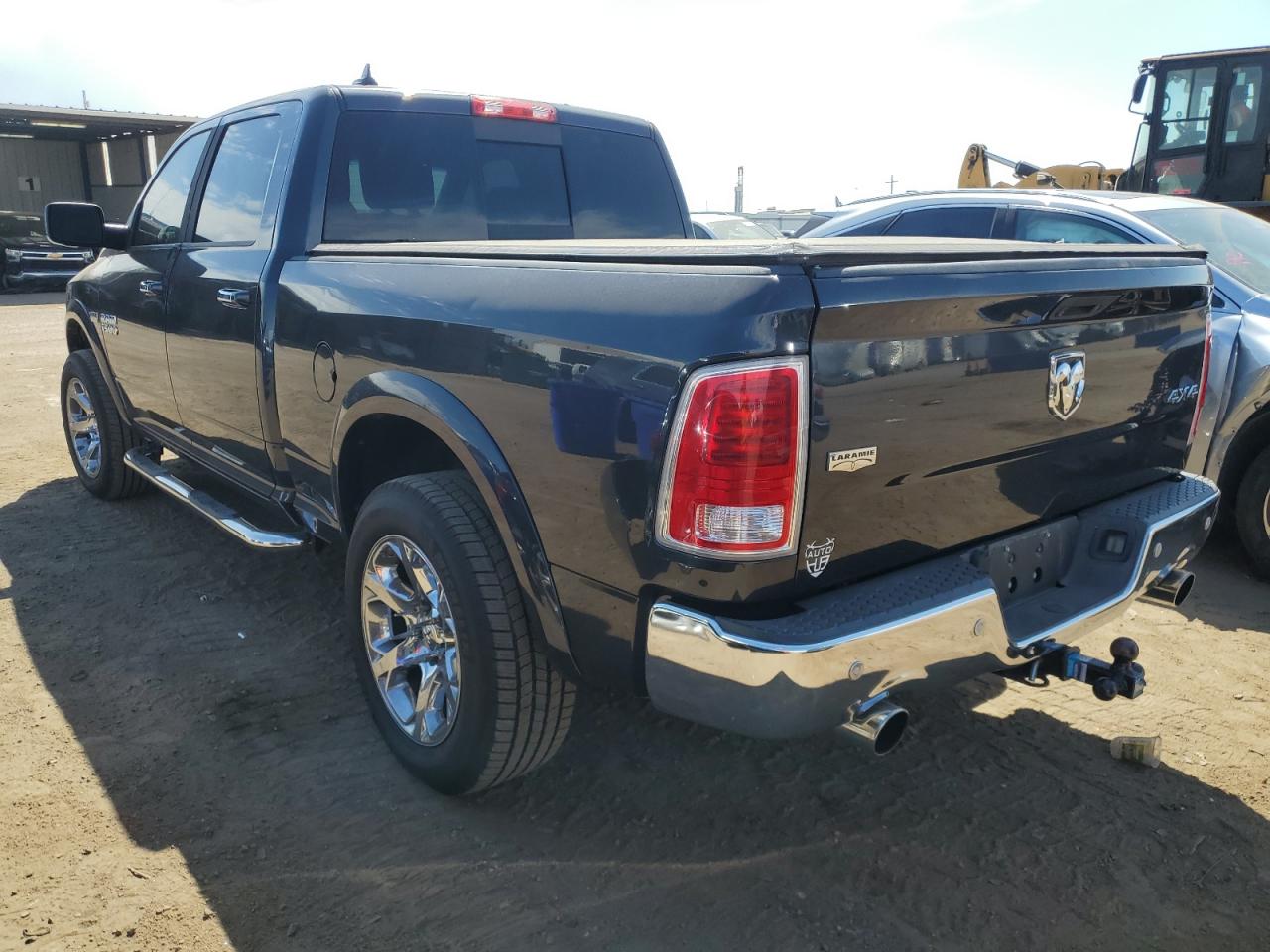 1C6RR7VT9FS653083 2015 Ram 1500 Laramie