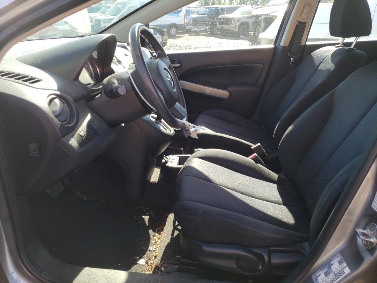 JM1DE1HZ5B0102084 2011 Mazda Mazda2