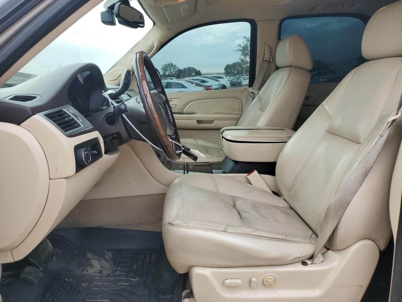 2008 Cadillac Escalade Luxury VIN: 1GYFK638X8R105848 Lot: 72078434