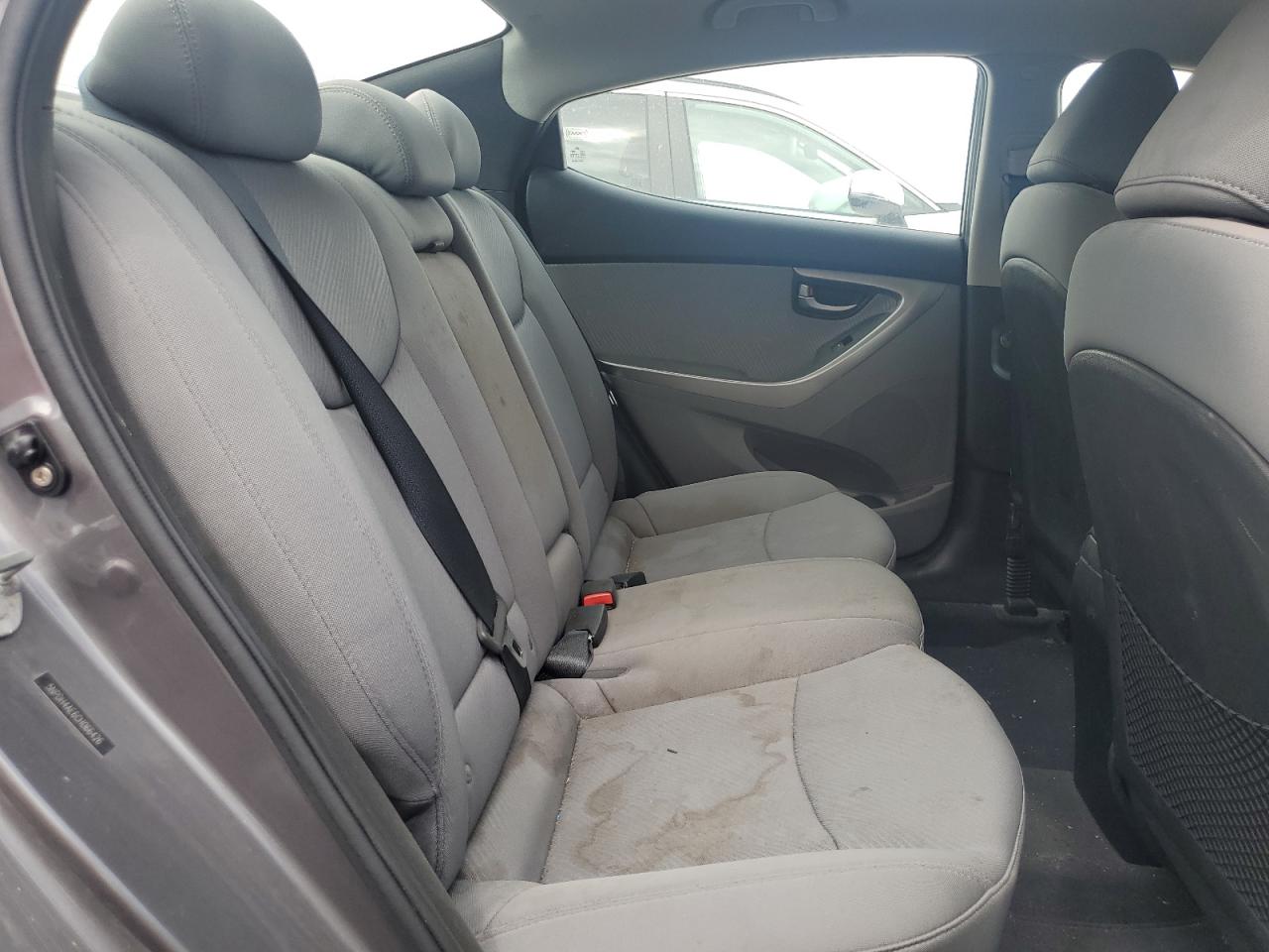 2012 Hyundai Elantra - Image 10
