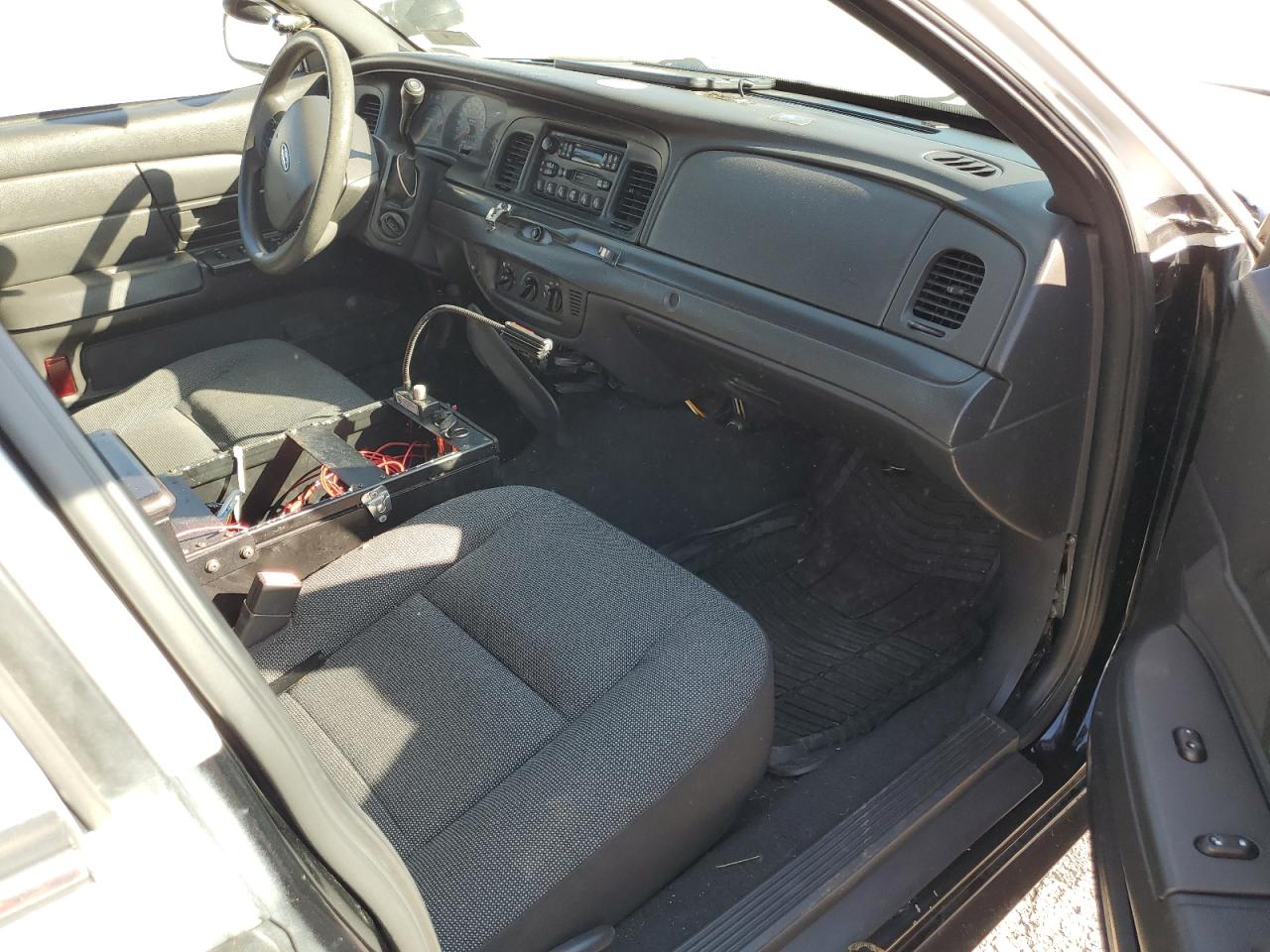2005 Ford Crown Victoria Police Interceptor VIN: 2FAFP71W15X123208 Lot: 70035934