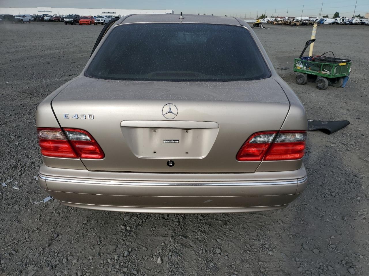 2001 Mercedes-Benz E 430 VIN: WDBJF70JX1B220786 Lot: 71808344