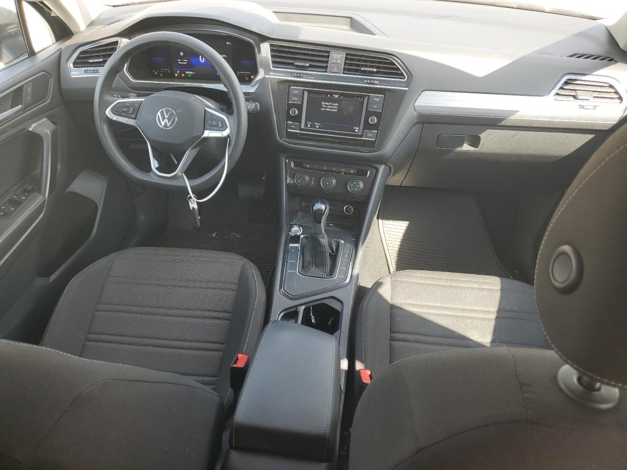 Фото: 3VVRB7AXXPM075397 - 8