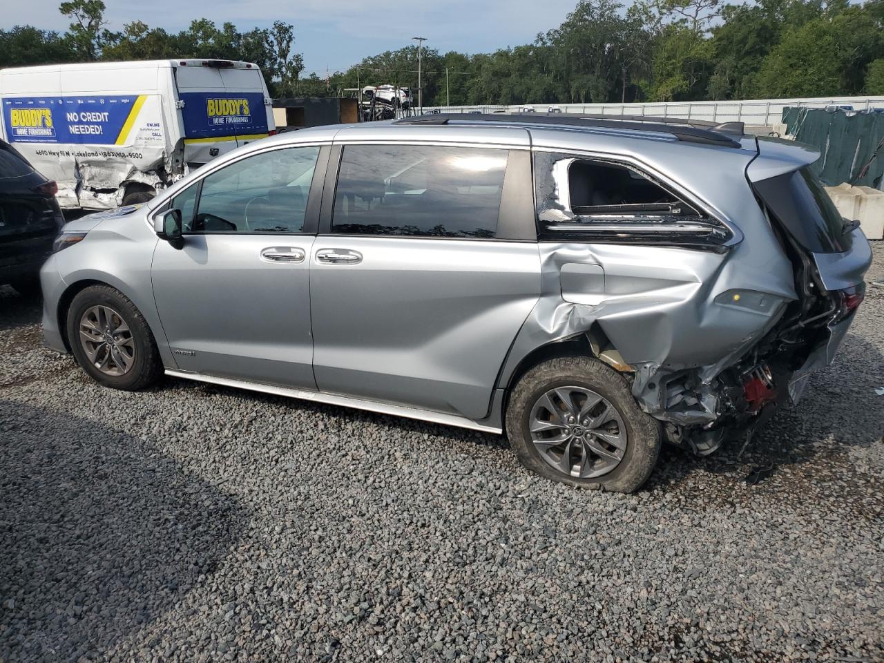 5TDYRKEC9MS030284 2021 TOYOTA SIENNA - Image 2