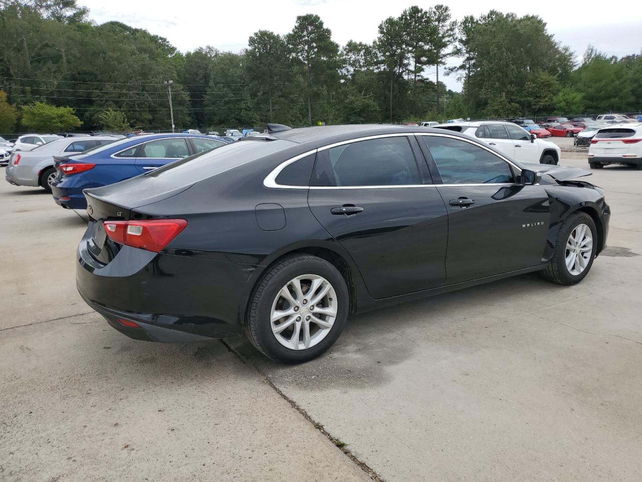 2018 Chevrolet Malibu - Image 3