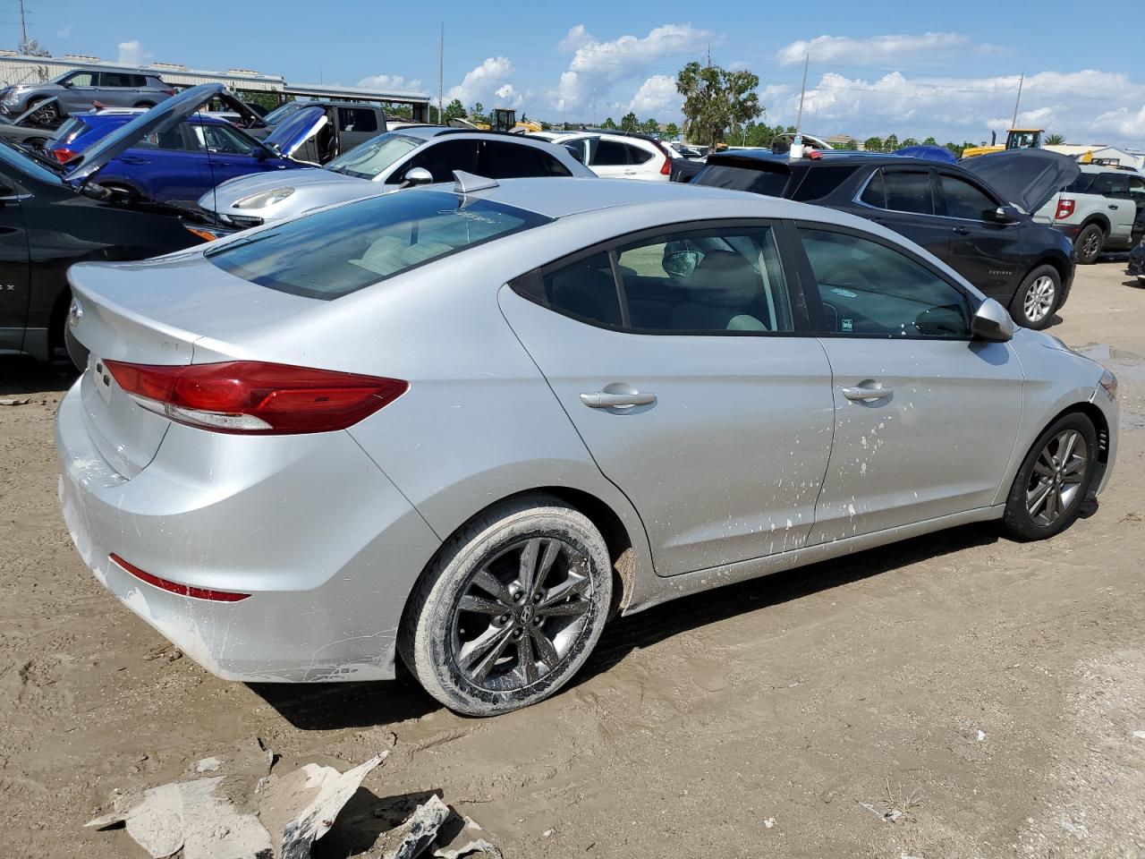 2017 Hyundai Elantra - Image 3