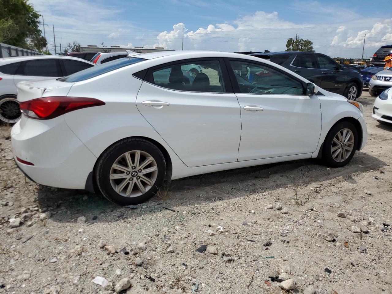 VIN 5NPDH4AE0FH576209 2015 HYUNDAI ELANTRA no.3