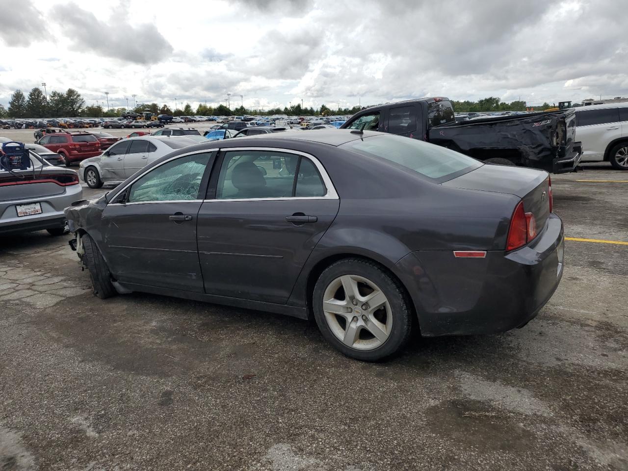 2010 Chevrolet Malibu - Image 2