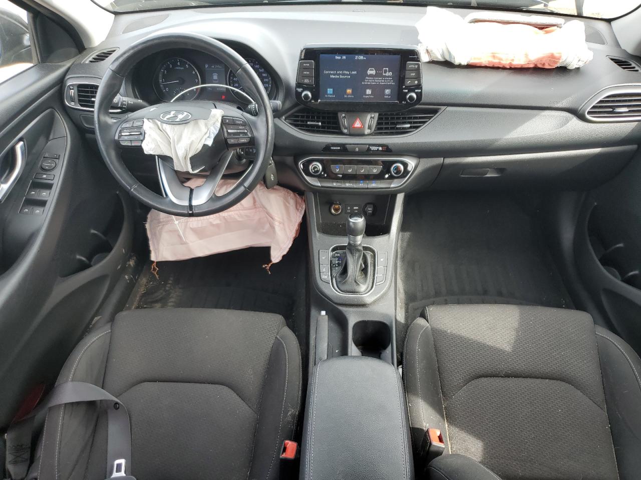 KMHH35LE2JU033988 2018 Hyundai Elantra Gt